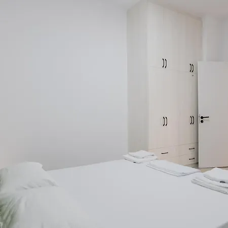 Modern * Sarande